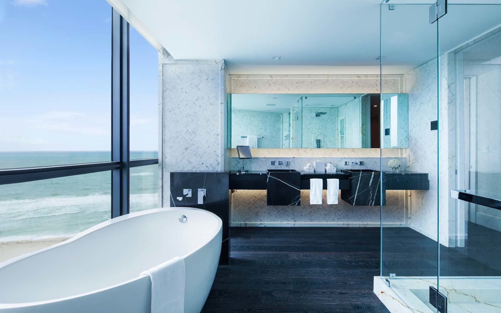 A Guide to High-Traffic Hotel Washrooms