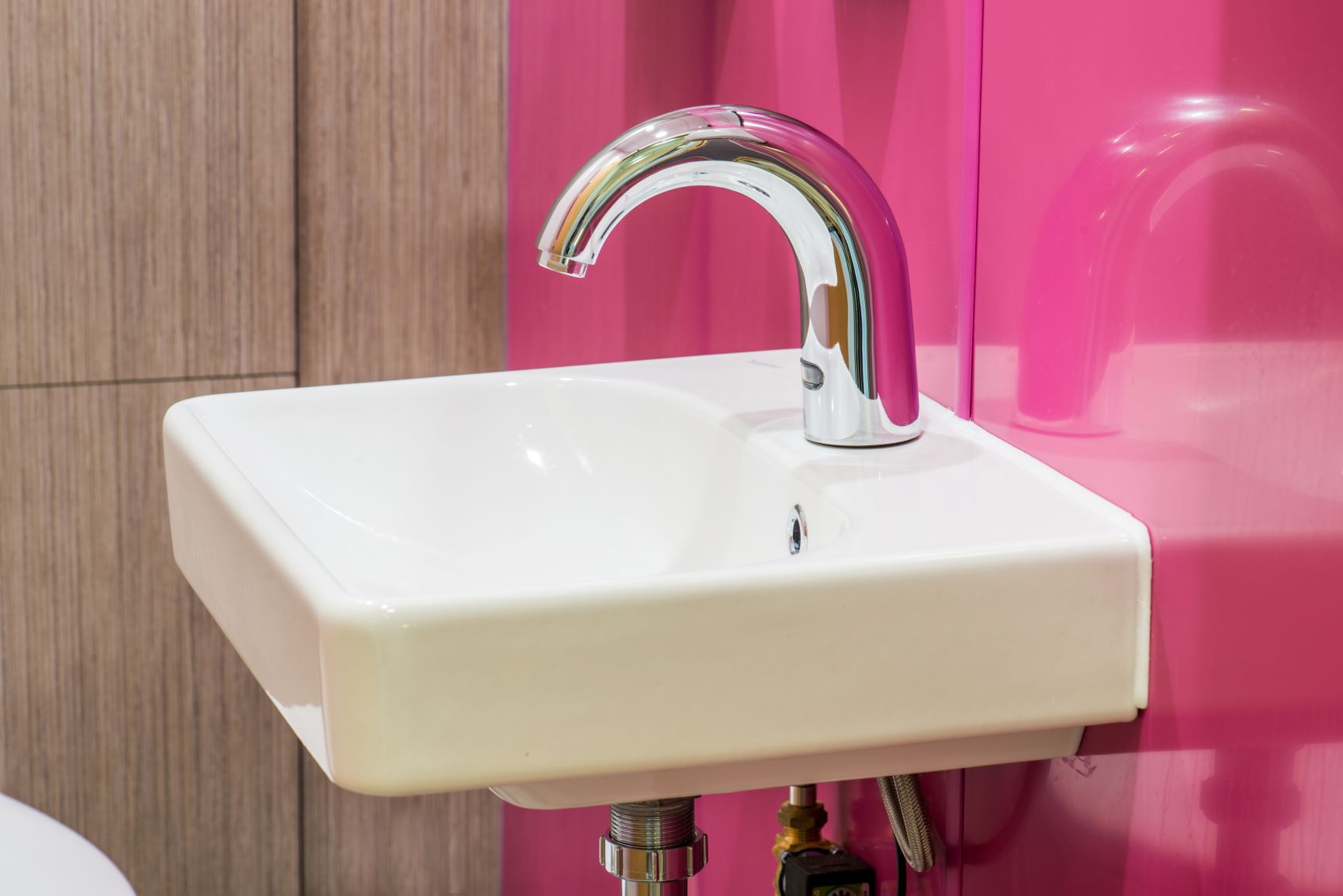 How to install a wall hung sink