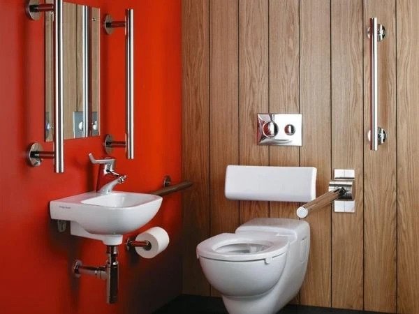 Ideal Standard - Doc M toilet pack, grab rails and projected toilets