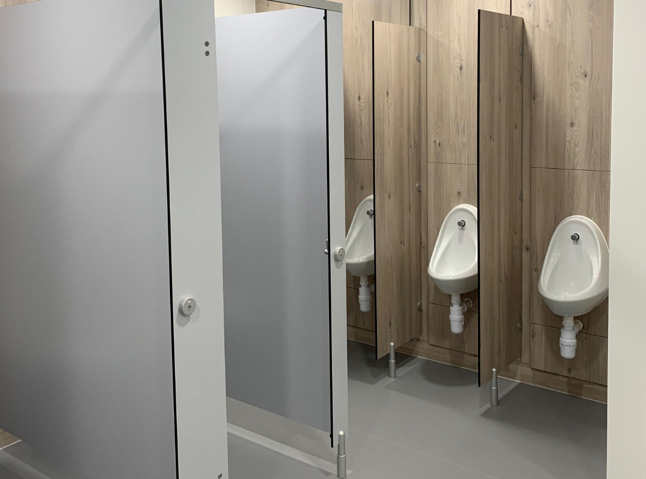 Gooch & Housego Urinals - Commercial Washrooms